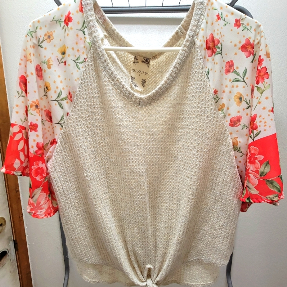 Blue Pepper Flower Sleve Blouse